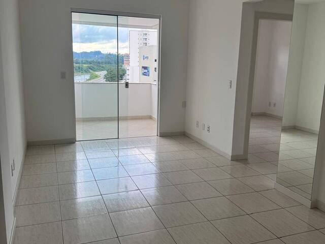 #150 - Apartamento para Venda em Brusque - SC